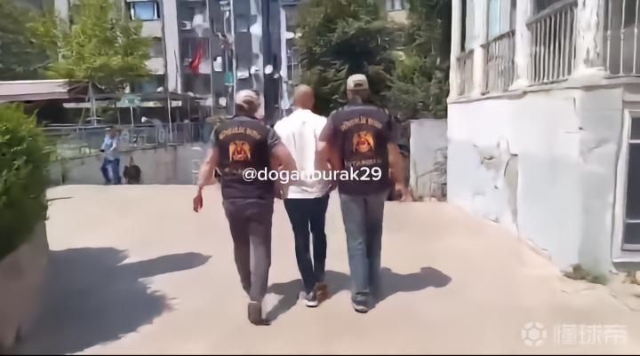 土耳其记者因穆西亚拉转会传闻被拘留